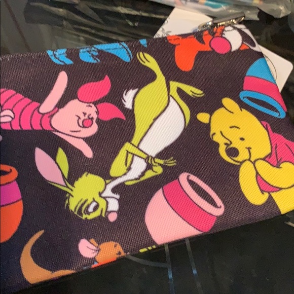 Last one! Winnie The Pooh Case - Picture 4 of 4